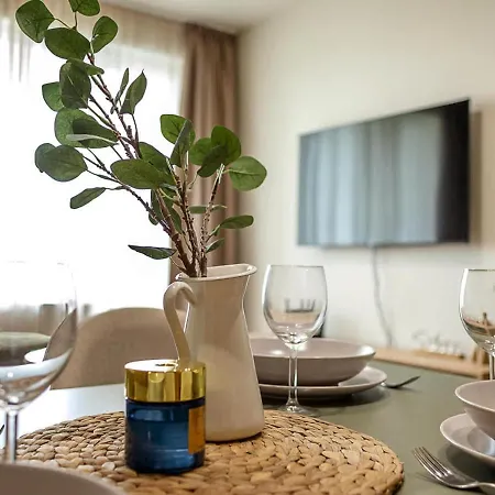Apartment Stylish Flat With Parking - St Constantine & Helena By Flat Mаnаger *